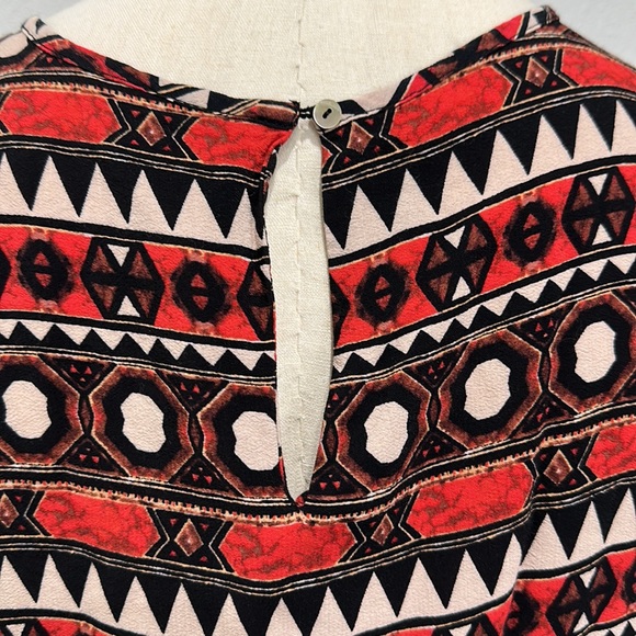 H&M Women’s Geometric Red and Black Top - 10 - Picture 7 of 8